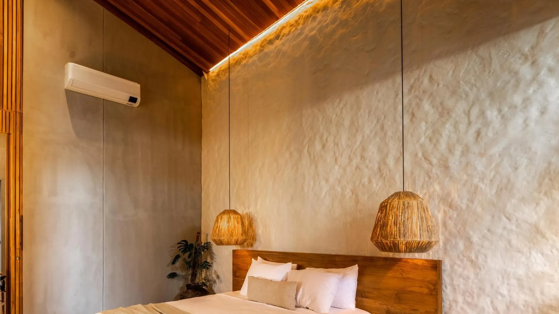 House Of Winds Complex - Luxury 6Br Tropical Oasis 2X3Br Villas In Canggu Kerobokan  Kerobokan (Bali)