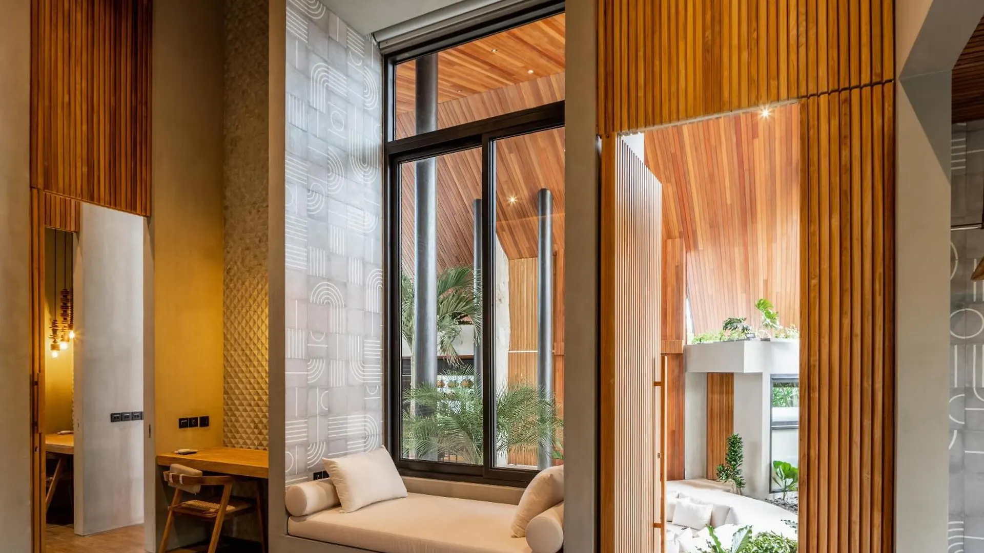 House Of Winds Complex - Luxury 6Br Tropical Oasis 2X3Br Villas In Canggu Kerobokan  Kerobokan (Bali)