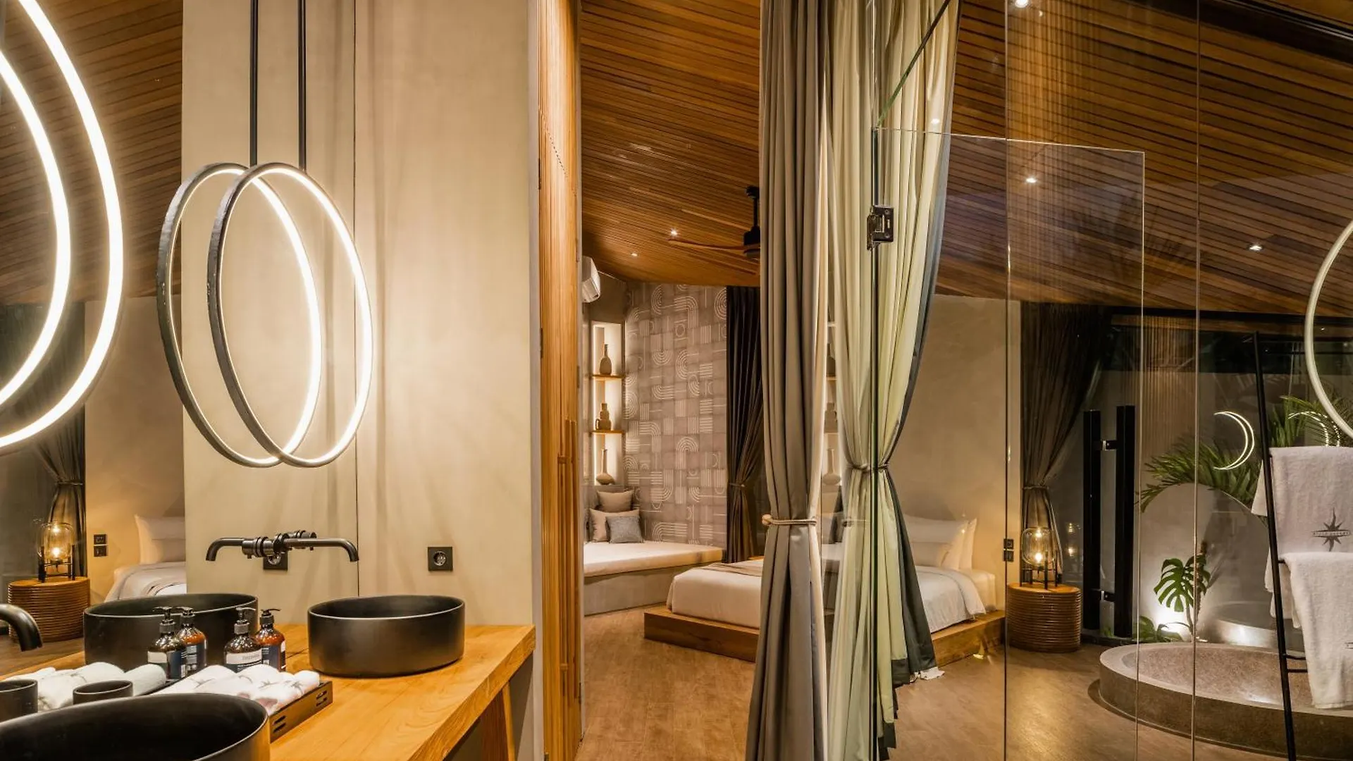 House Of Winds Complex - Luxury 6Br Tropical Oasis 2X3Br Villas In Canggu Kerobokan  Indonesia