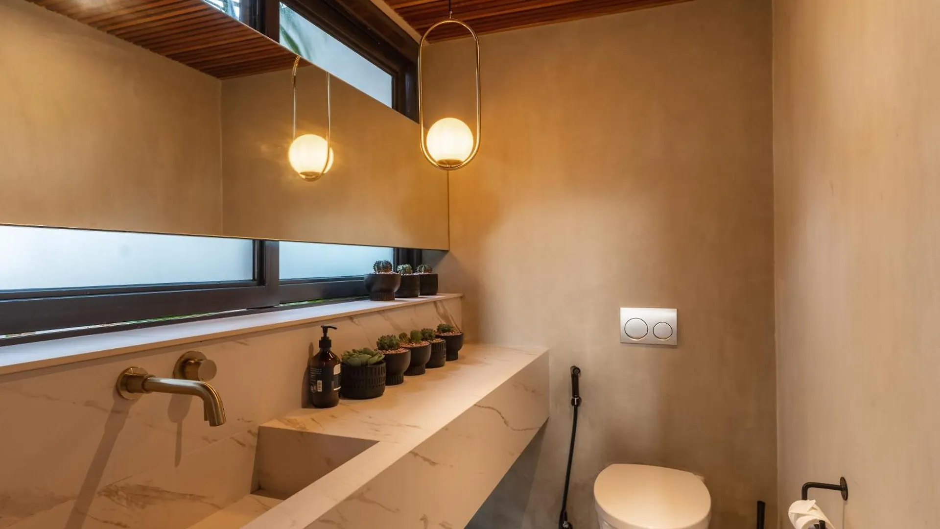House Of Winds Complex - Luxury 6Br Tropical Oasis 2X3Br Villas In Canggu Kerobokan  Indonesia