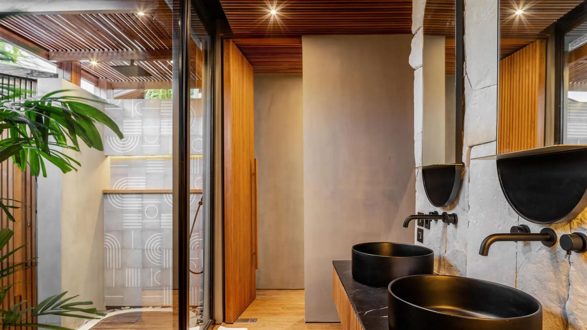 House Of Winds Complex - Luxury 6Br Tropical Oasis 2X3Br Villas In Canggu Kerobokan 0*,  Indonésie