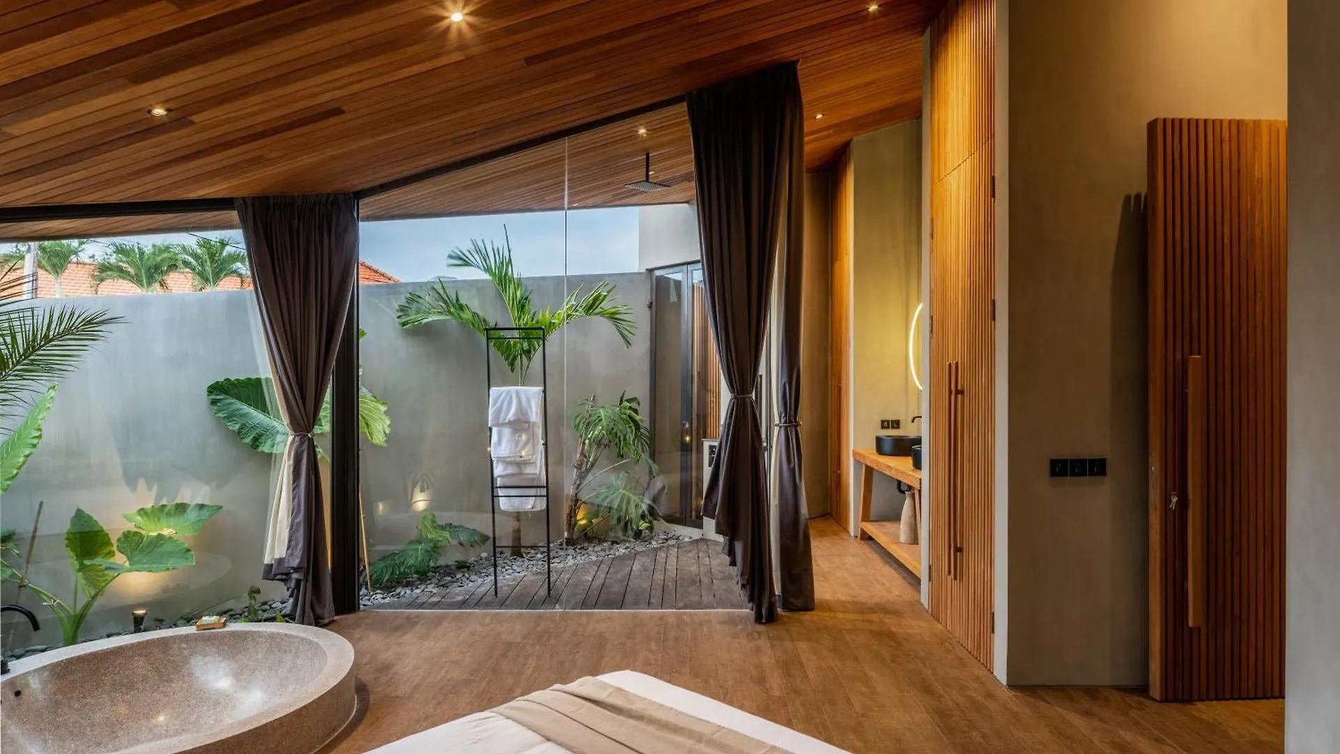 House Of Winds Complex - Luxury 6Br Tropical Oasis 2X3Br Villas In Canggu Kerobokan